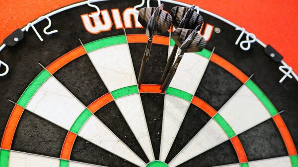 Winmau Blade 6 TripleCore Steeldartborad 40cm